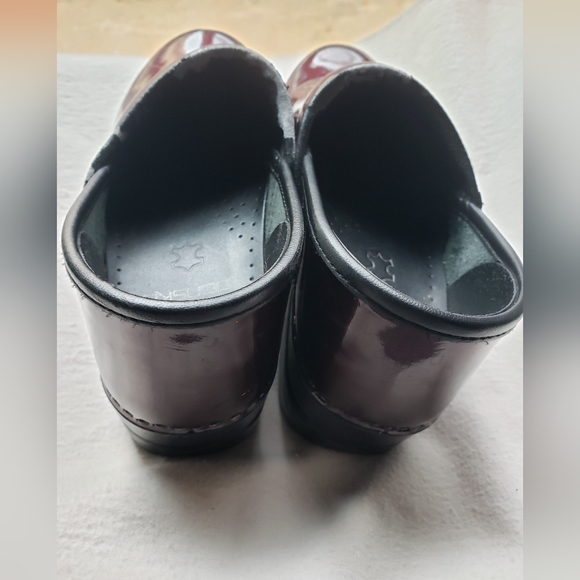 Dansko nurse shoes - Picture 4 of 7